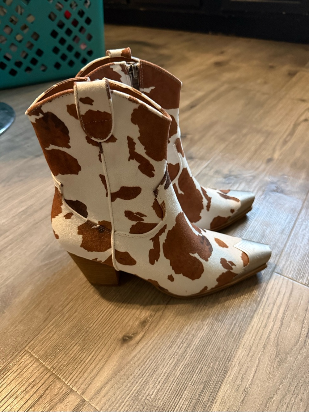 BEAST FASHION Brown and White Cowprint Pointed Western Ankle Boots